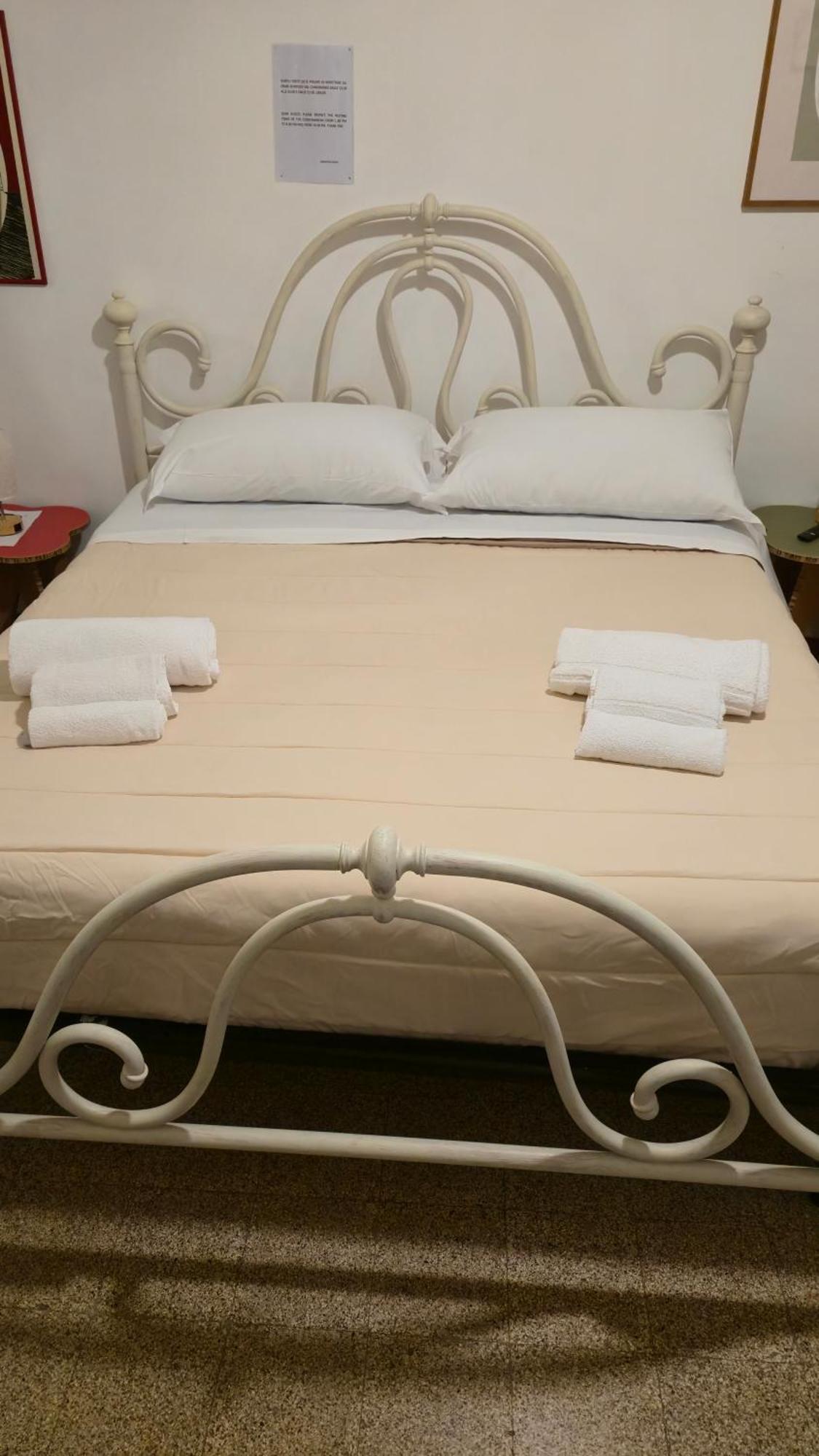 מלון קטאניה Saranton House מראה חיצוני תמונה